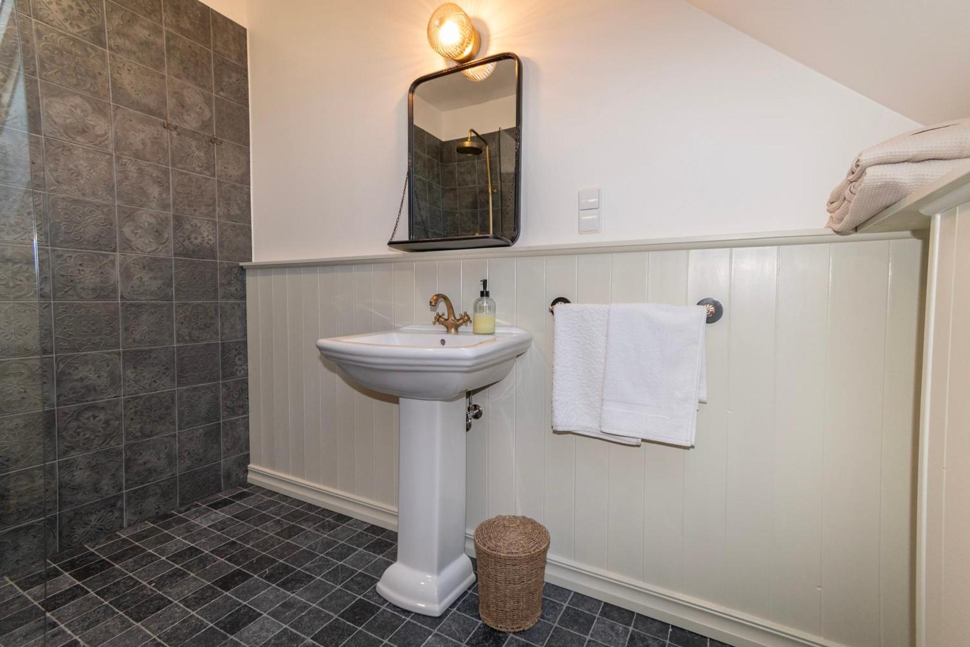 Hotel Loo Kodu&Koeoek Muraste Habitación foto